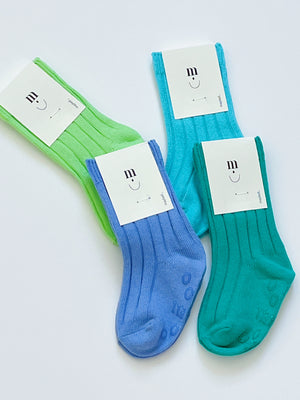 
            
                Load image into Gallery viewer, 4-pack of socks - Everyday color
            
        
